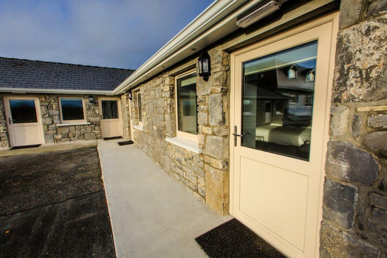 The Red Cottage & Stables Sligo Buitenkant foto